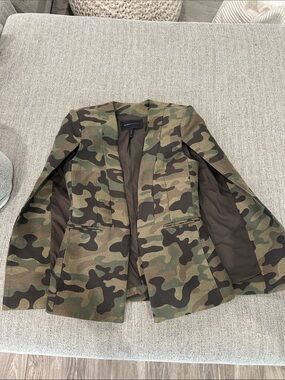 BCBGMaxAzria Women’s Camouflage Blazer Jacket - Olive & Brown Camo
